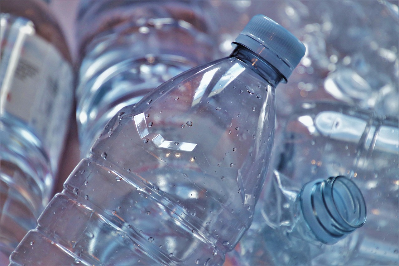 Recyclable Filters: Reducing Plastic Waste in Water Purification